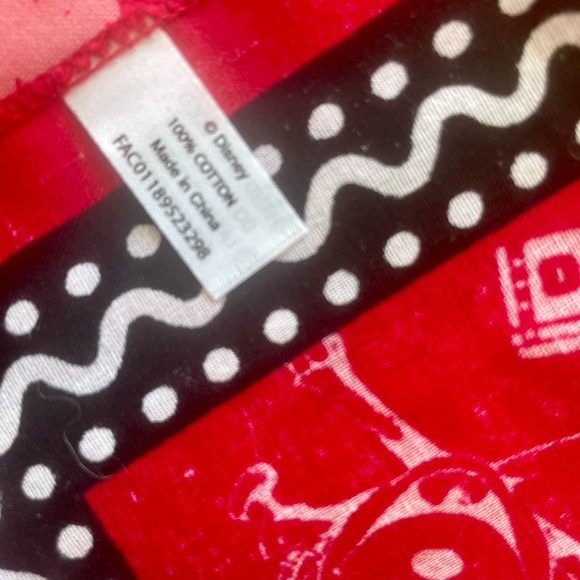 Disney Pirates of the Caribbean Mickey Mouse Scarf New No Tags - Picture 6 of 6